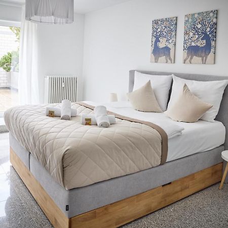 Idee Living: Penthouse Apartment Mit Parkplatz Weinheim Exterior photo