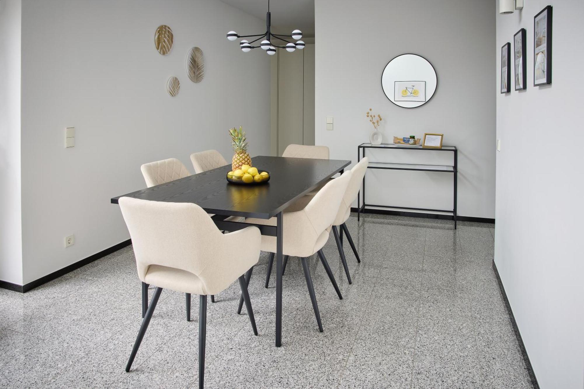 Idee Living: Penthouse Apartment Mit Parkplatz Weinheim Exterior photo