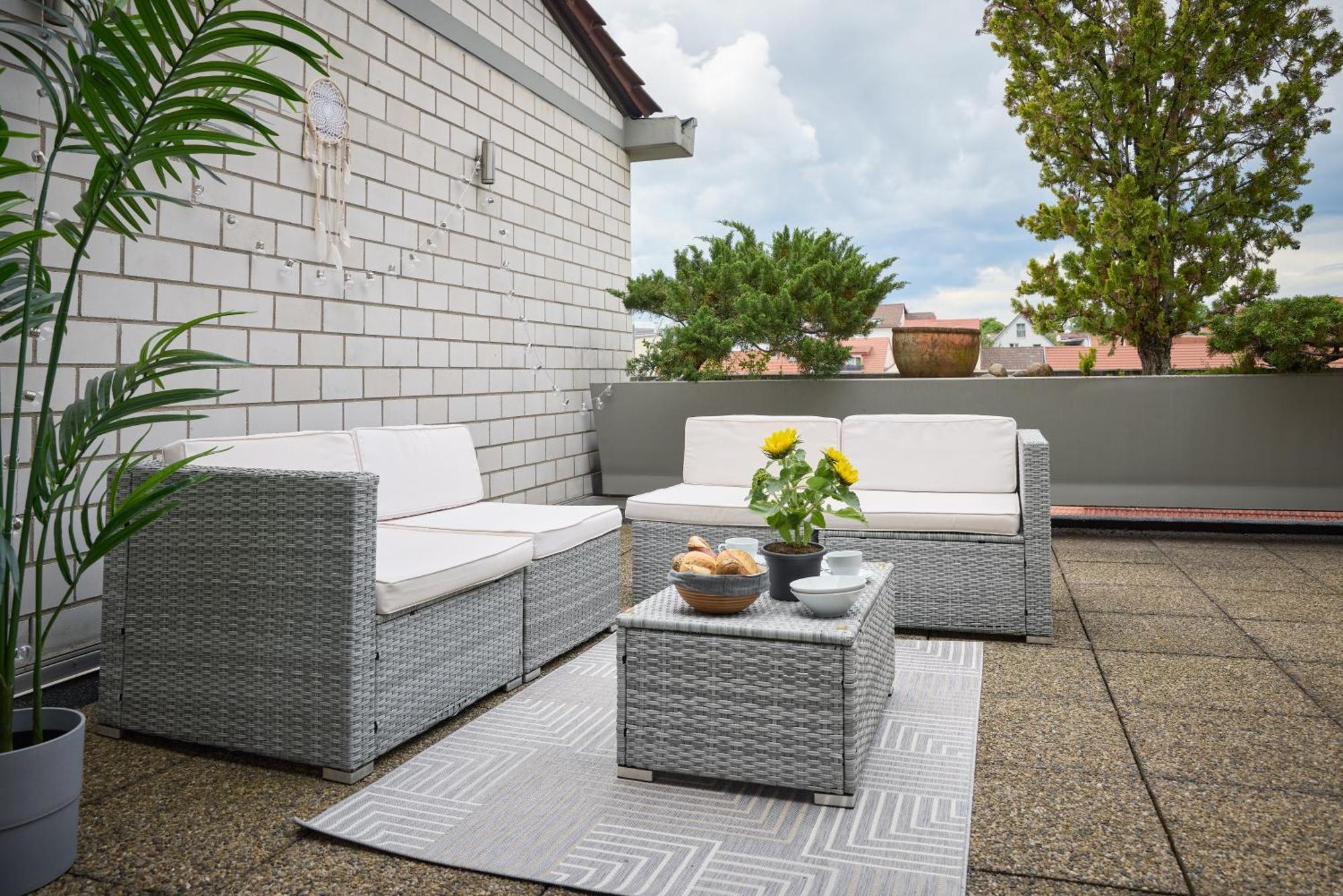 Idee Living: Penthouse Apartment Mit Parkplatz Weinheim Exterior photo