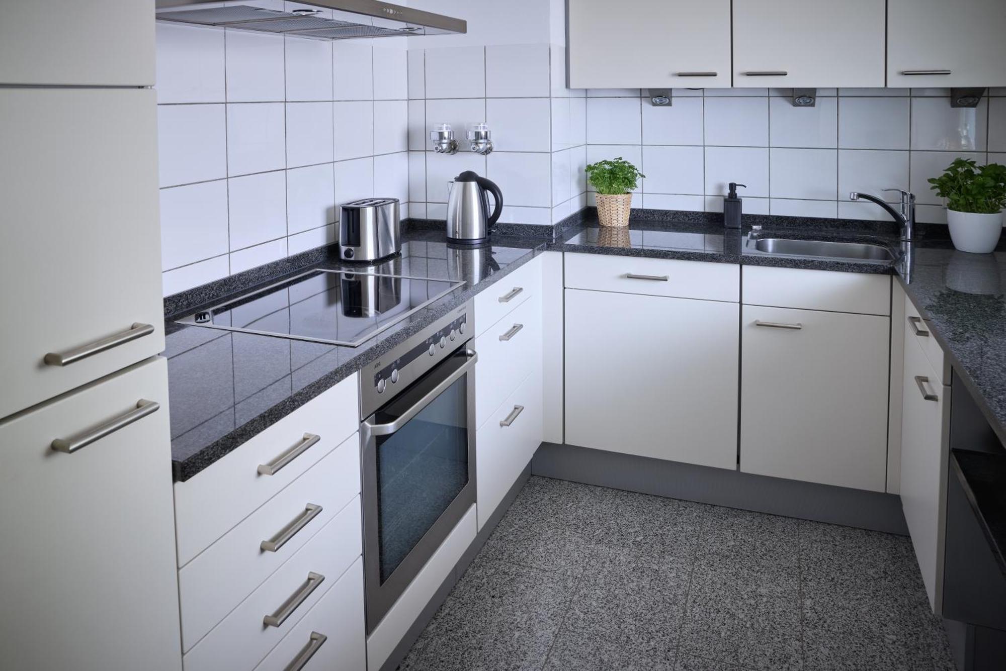 Idee Living: Penthouse Apartment Mit Parkplatz Weinheim Exterior photo