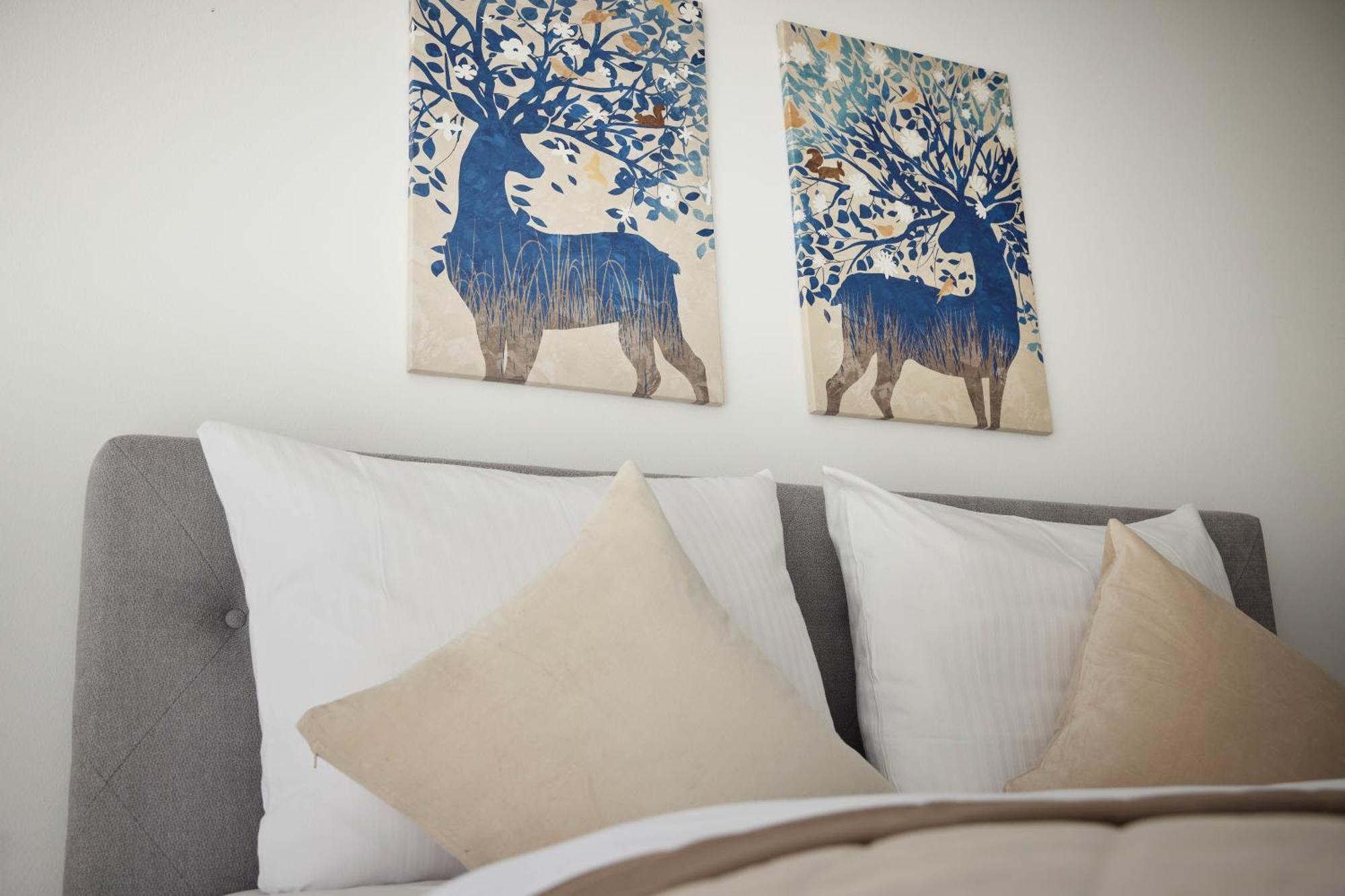 Idee Living: Penthouse Apartment Mit Parkplatz Weinheim Exterior photo